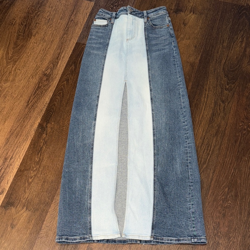 Alice + Olivia Two-Tone Blue Denim Skirt 24